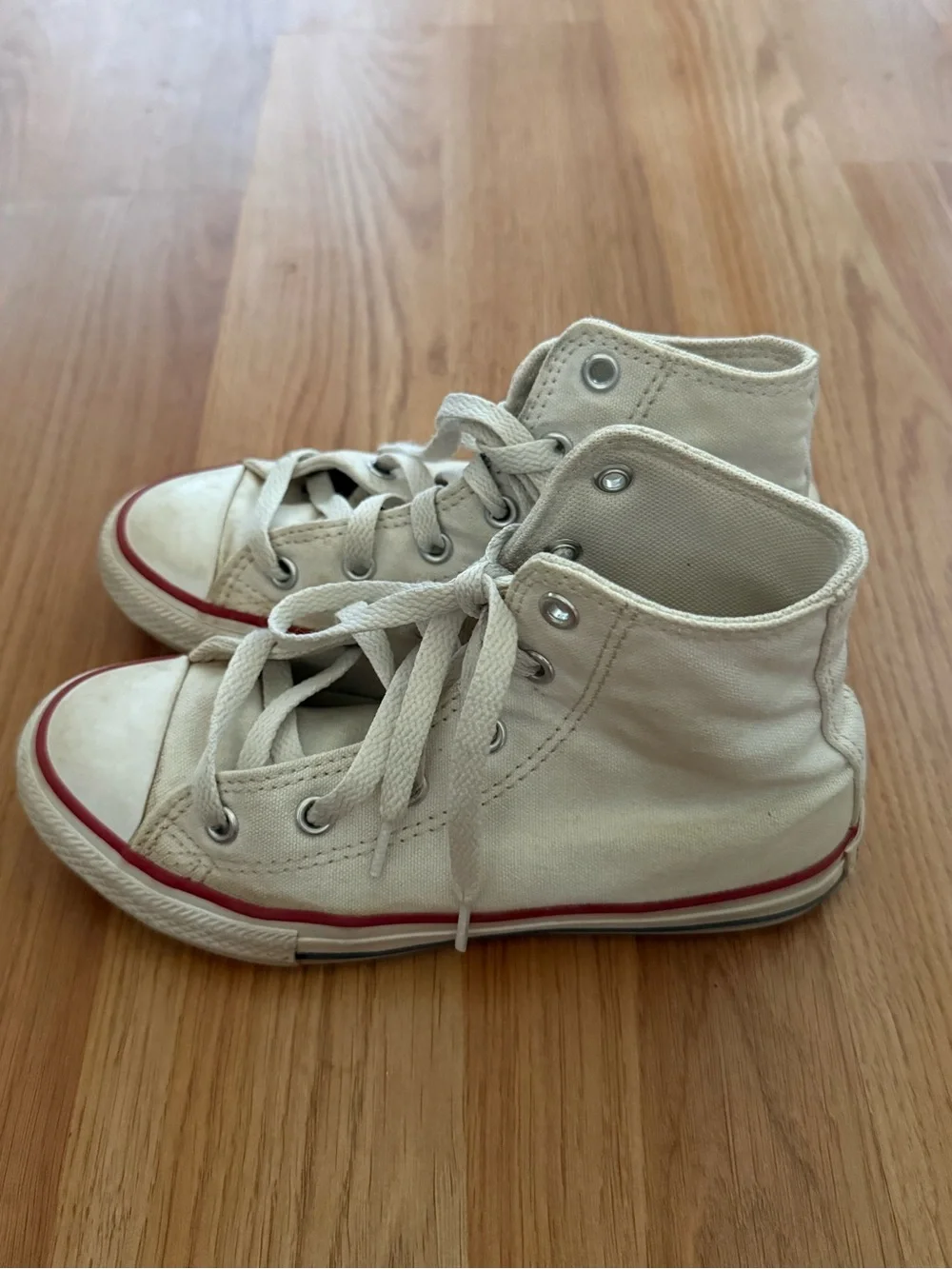 White Hi-Top Converse Chuck Taylor Sneakers Little Kid Size 1